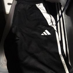 Adidas.   Woman M 