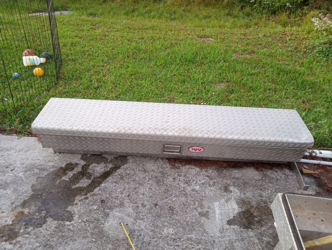 Side Bed Tool Box