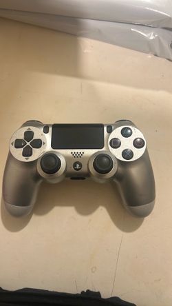 PS4 controller