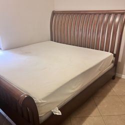 King Solid Wood Bed With Temperpedic Mattress And Boxspring