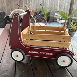 Radio Flyer Walker Wagon