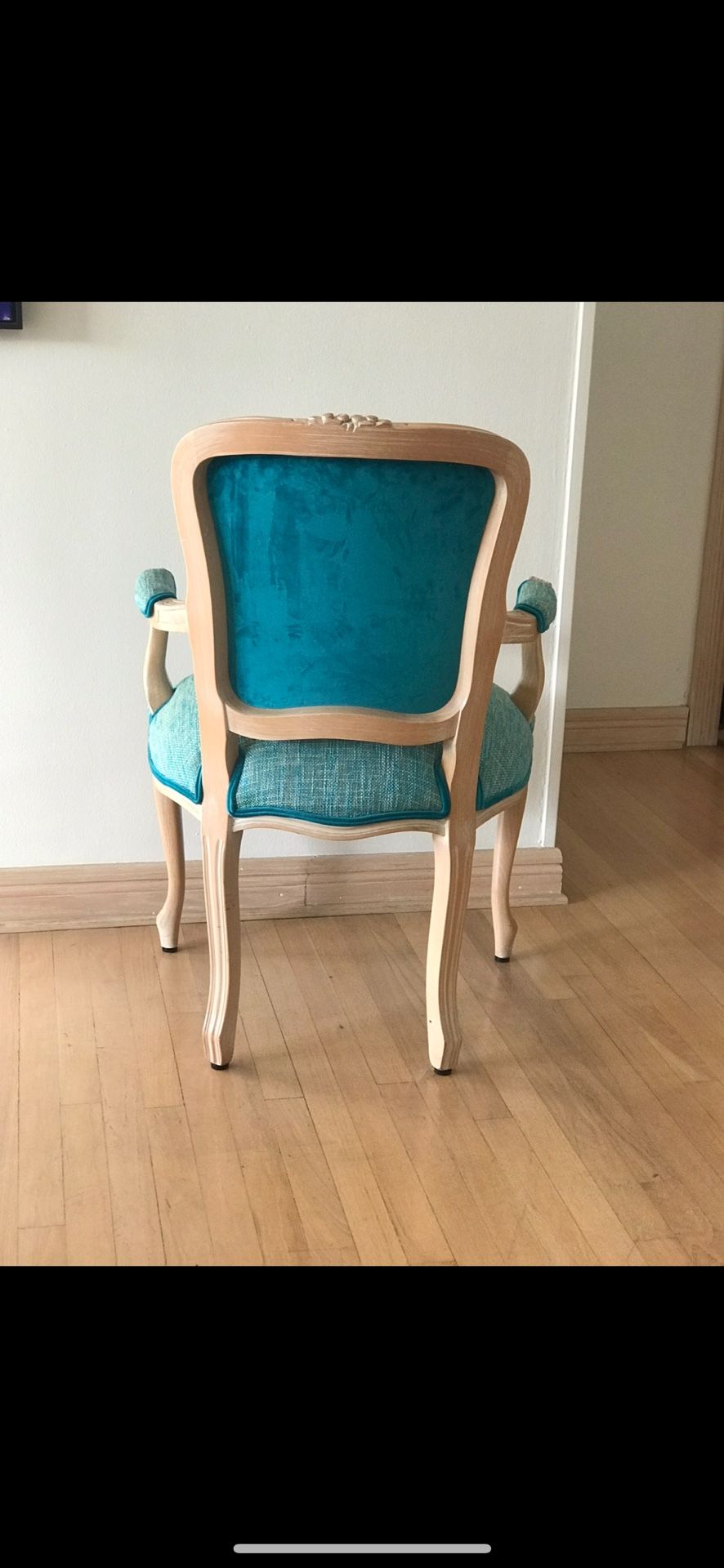 WOOD CHAIR, BARELY USED. Furniture