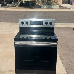 Samsung Electric Range and Microwave Stainless Steel Set