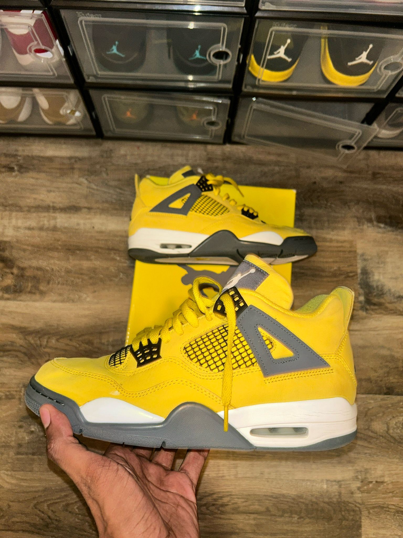 Jordan 4 Lightning Size 10