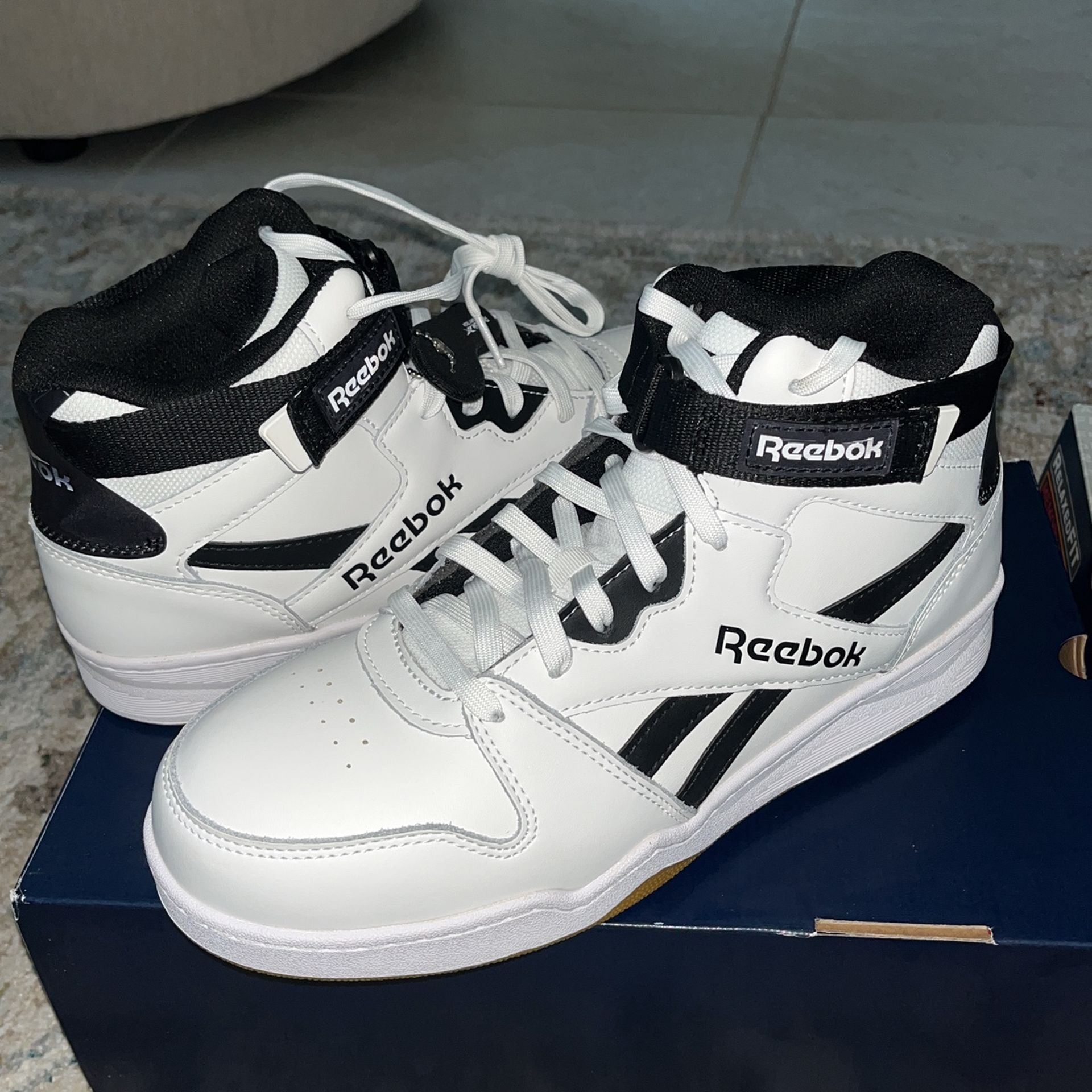 BRAND NEW WORK SHOES NEVER WORN