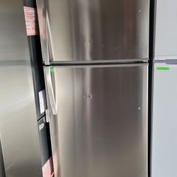 New Kenmore 21cu Ft Stainless Steel 33" Wide Apartment Size Top Freezer Refrigerator With Ice 🧊 Maker