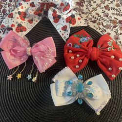 Bows $6each 