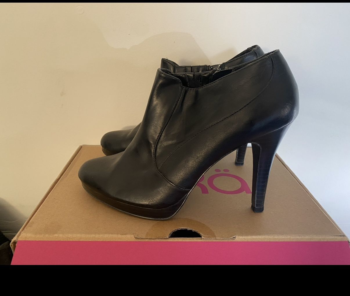 Black ankle boots shoes Size Womens 7.5 7 1/2