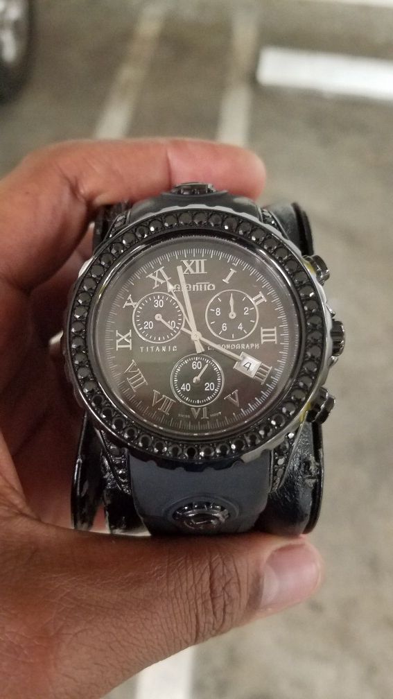 Giantto Black Diamond Titanic Luxury Watch