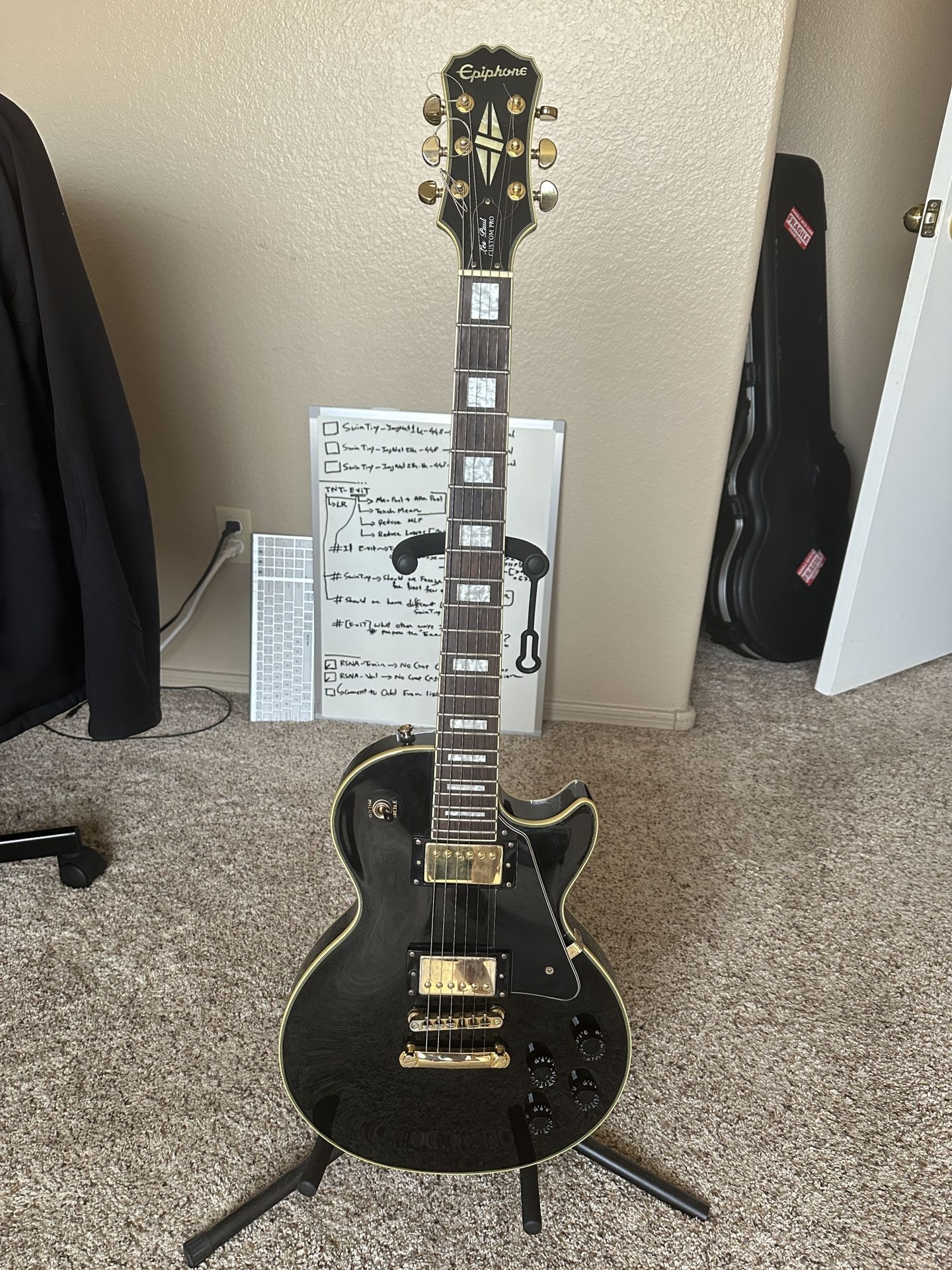 Epiphone Les Paul Custom Pro – Excellent Condition (Black & Gold)
