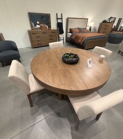 5 piece Diningroom set ( Modern Home Furniture)