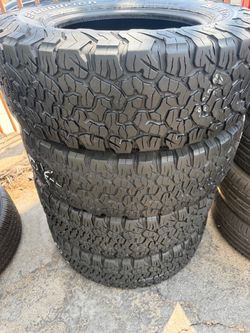 4 tires 275-70-18 bf Goodrich good condition $260 all four mounted and balanced