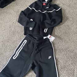 New Reflective Black Nike Tech Size L fits like M