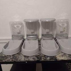 Cat Or Dog Solid Food Or Water Feeder