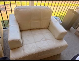 Beautiful white loveseat