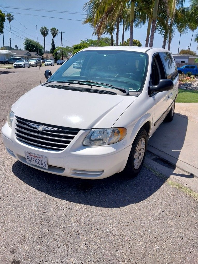 2006 Chrysler Town & Country