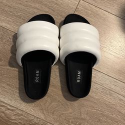 Roam White Slides