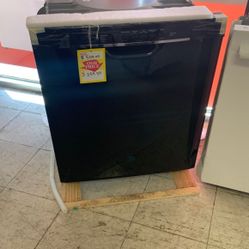 GE DISHWASHER With warranty TODAY GDF530PGMBB M8