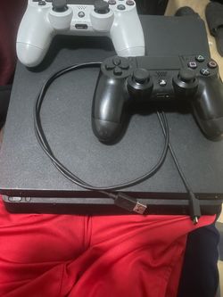 PlayStation 4 is in good condition and playable