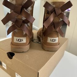 Bailey Bow II toddelr Size 10