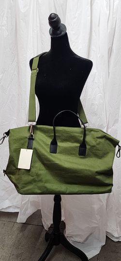 JULY LUGGAGE WEEKENDER DAYBREAK DUFFLE TRAVEL SHOULDER BAG- GREEN- BRAND NEW WITH TAGS 
