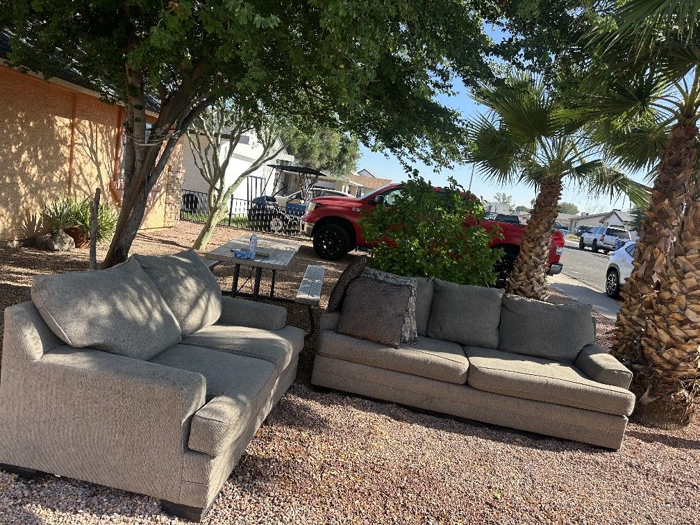 Couches Set $150 Delivery Free Now.   Couches Need Clean. 