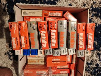 111 Pcs AUTOLITE COPPER SPARK PLUGS NEW - $0. 79 each + 2 free spark plugs
