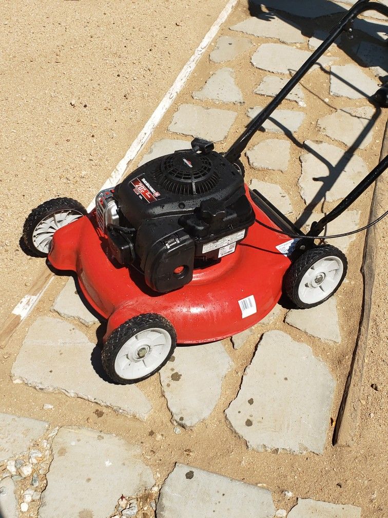 Briggs And Stratton 20-inch Yard Machine Push Lawn Mower 125cc Motor