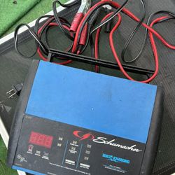 Schumacher SC1304 Fully Automatic Battery Charger and Maintainer