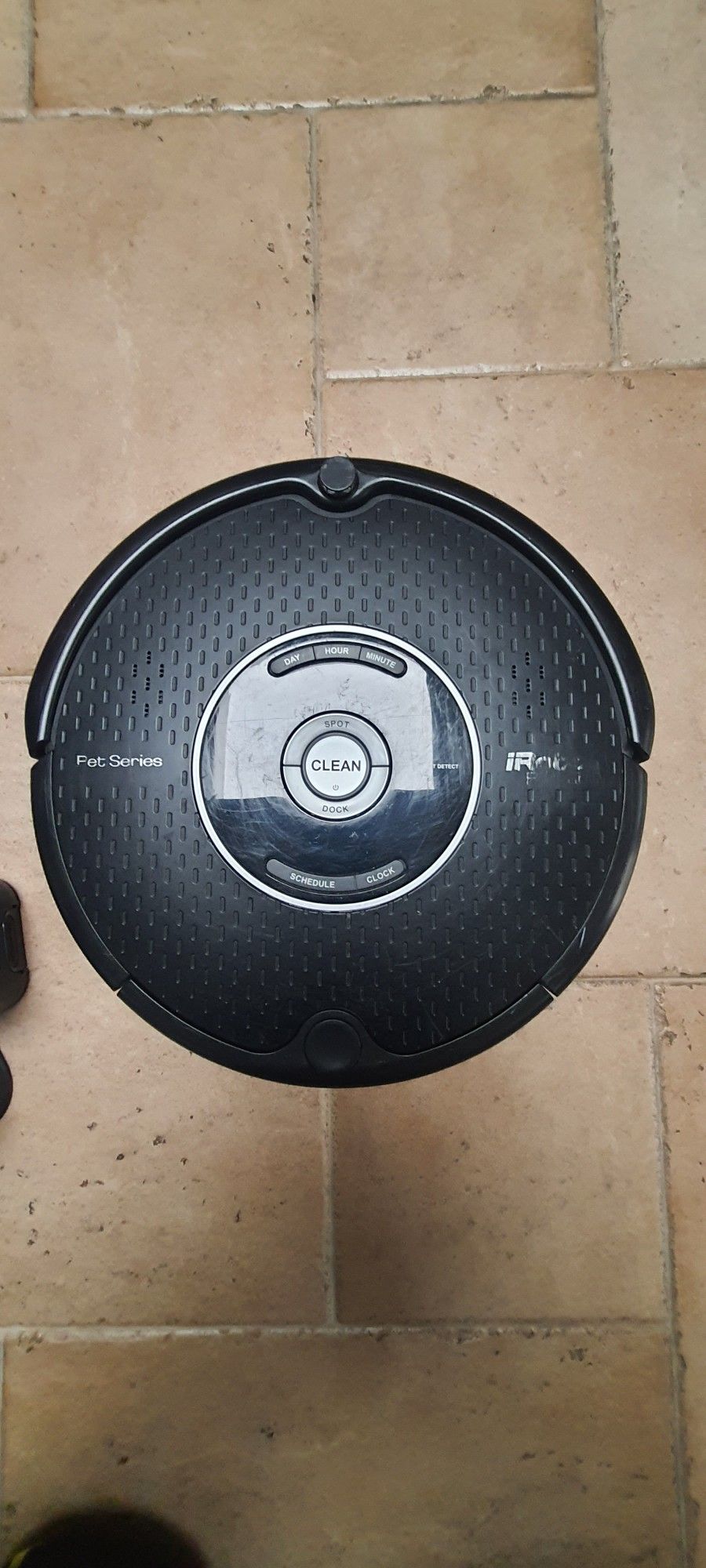 I Robot Roomba 550 Pet Series with New Filter And Brush Replacement