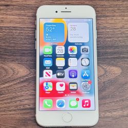 Apple iPhone 7 32GB - UNLOCKED - Silver