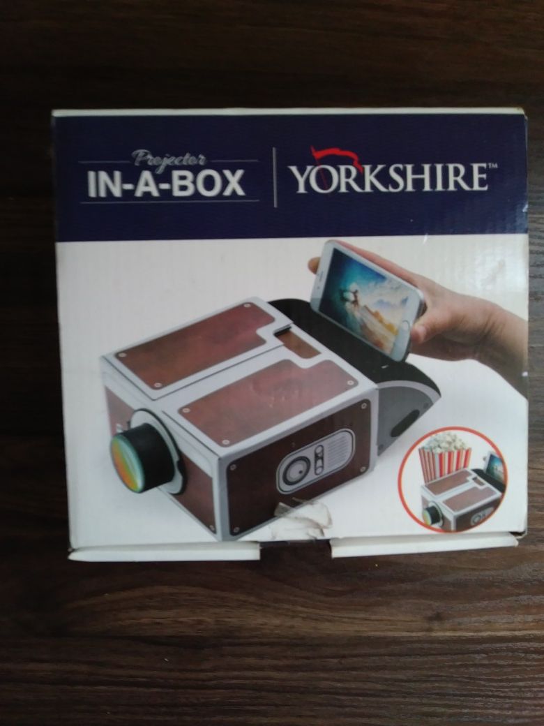 BOX PROJECTOR