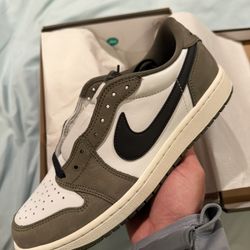 Jordan 1 Low Medium Olive Size 9.5 & 10.5