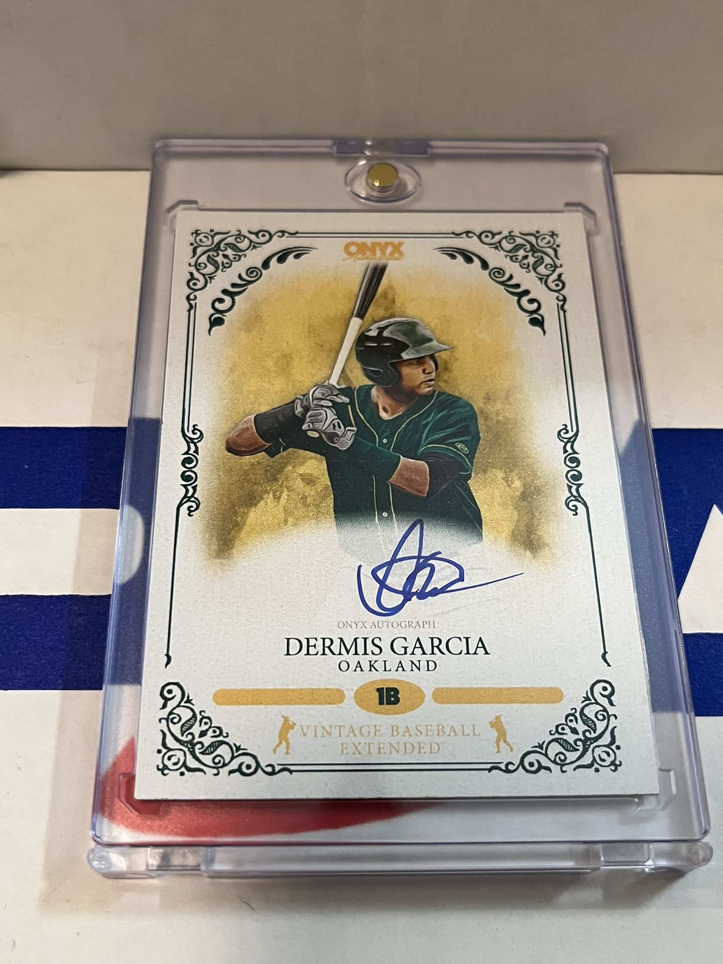 2022 Onyx Vintage Extended - Autographs Dermis Garcia #VADG Blue Ink /400