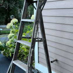 Wood Tripod Ladder 