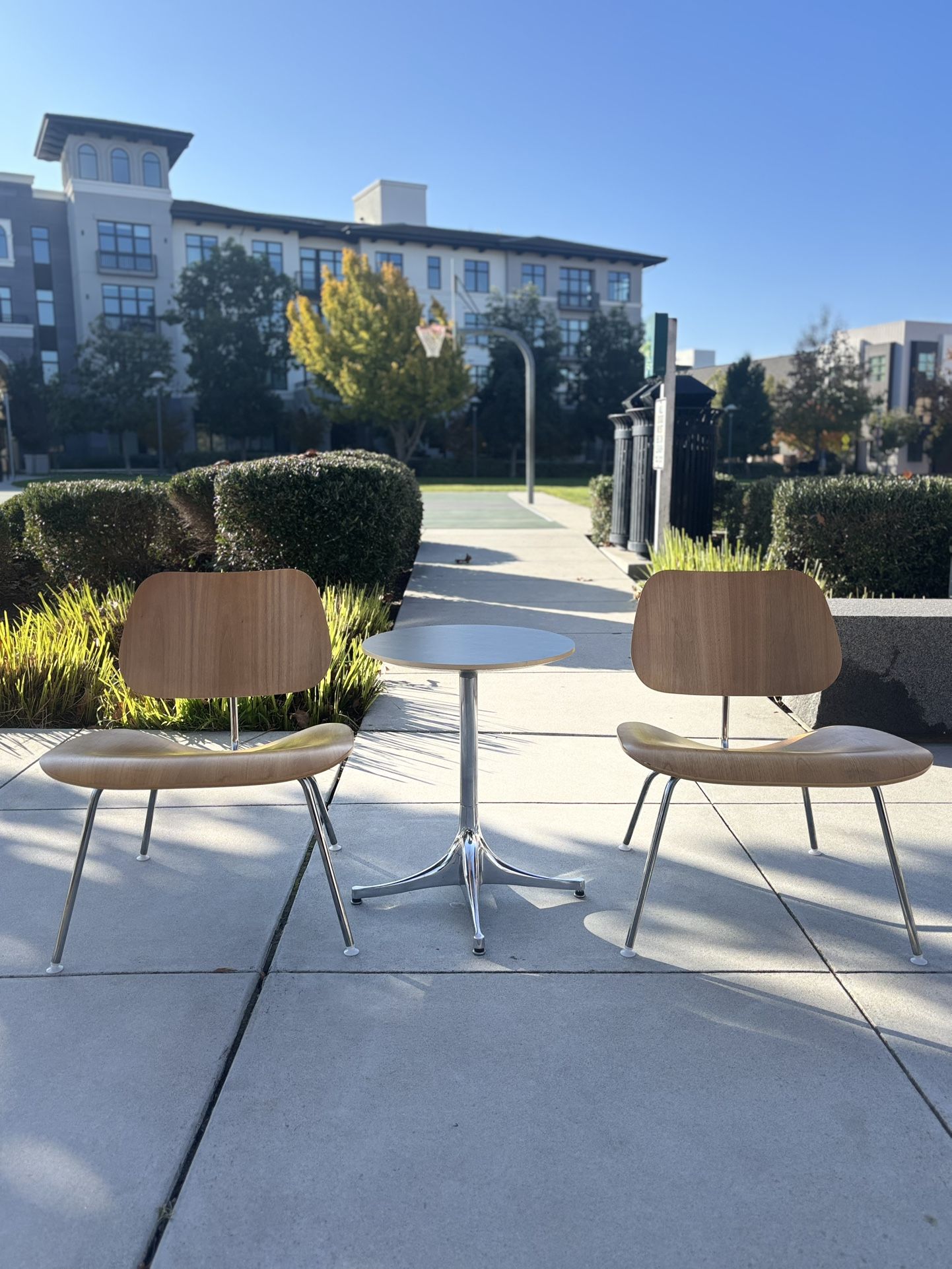 🟠❄️ Eames Molded Plywood Lounge Chair Metal Base (LCM)❄️🟠