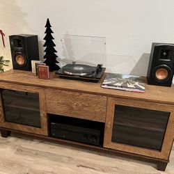 Entertainment Center/ Tv Stand 