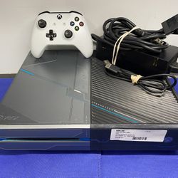 XBOX ONE ORIGINAL 1TB SPECIAL EDITION W/ CONTROLLER AND WIRES