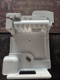 LG fridge full ice maker and motor NEW