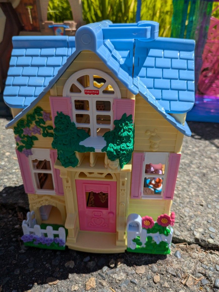 Cute Doll House