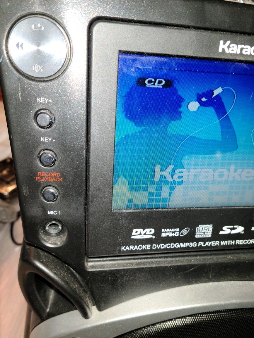 Karaoke USA Model GF829 for Sale in Maple Valley, WA OfferUp