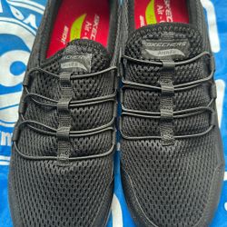 Sketchers Size Women’s 8.5 W Brand New