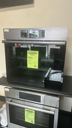 15% OFF ALL CLEARANCE WALL OVENS—Starting At $999–THRU 8/30