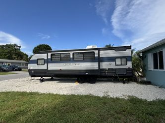 2021 Grey wolf Cherokee Camper