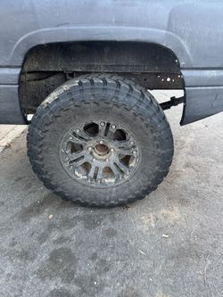 18in wheels 5x150 mm with 37s