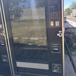 ROWE 4900 - Snack Vending Machine