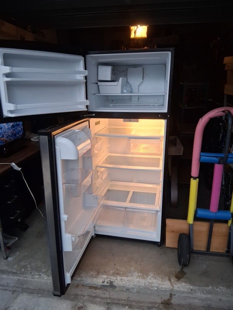 Whirlpool Refrigerator 18 cu.ft.