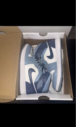 Jordan 1 Mid diffused Blue woman’s size 7.5