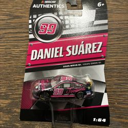 1/64 NASCAR AUTHENTICS 2025 Wave 01 Daniel Suarez #99 Tootsies Chevrolet Camaro