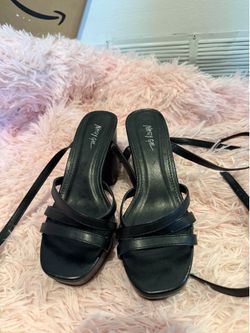 Nasty Gal lace heels size 5